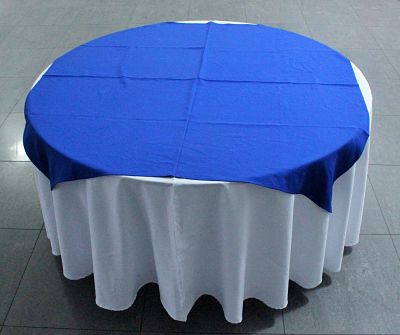 Mesa rectangular 10p + mantel + faldin + carpeta azul – AIRES DEL MAIPO