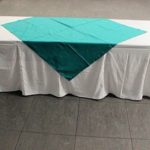 Mesa rectangular 10p + mantel + faldin + carpeta turquesa